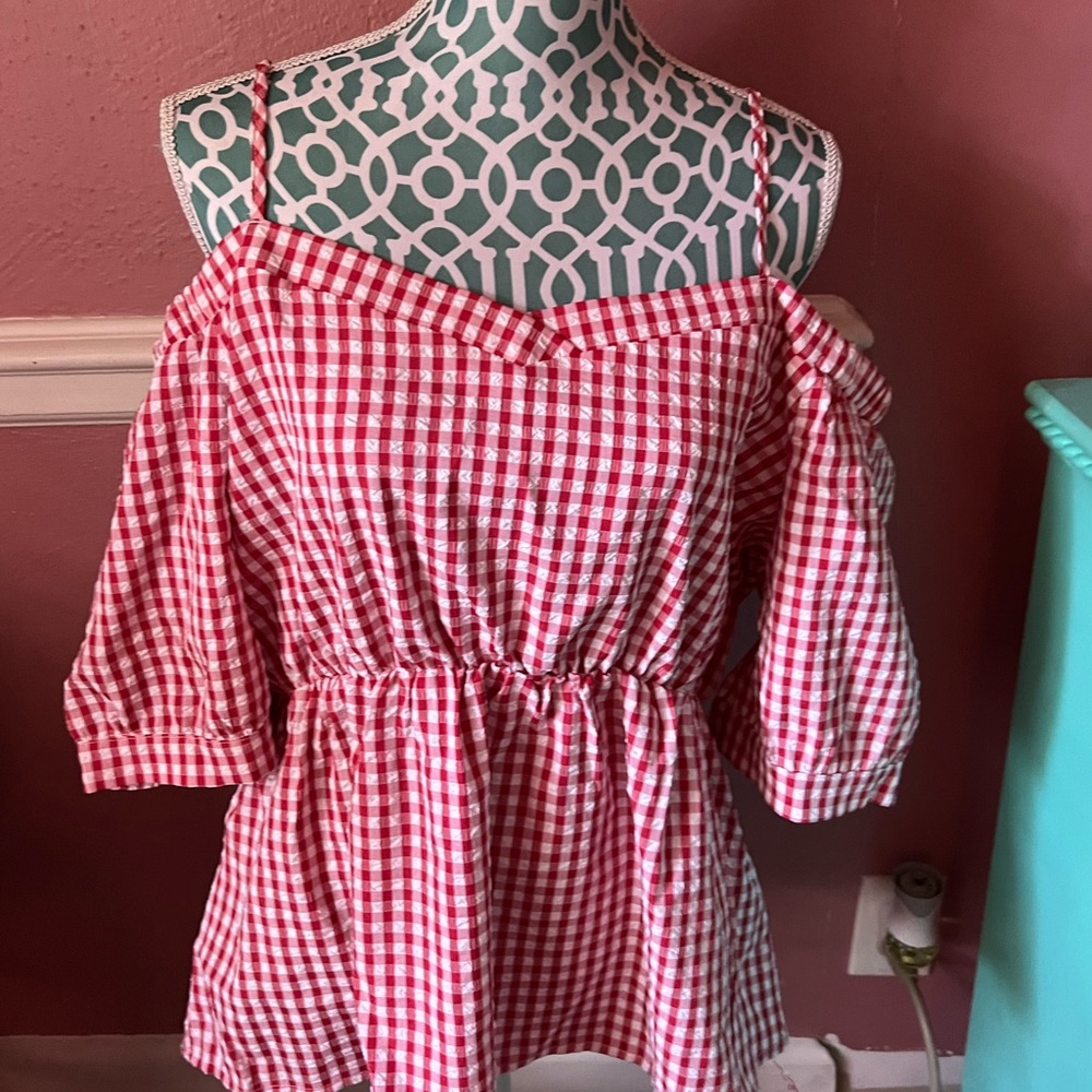 Yoins off the shoulder top